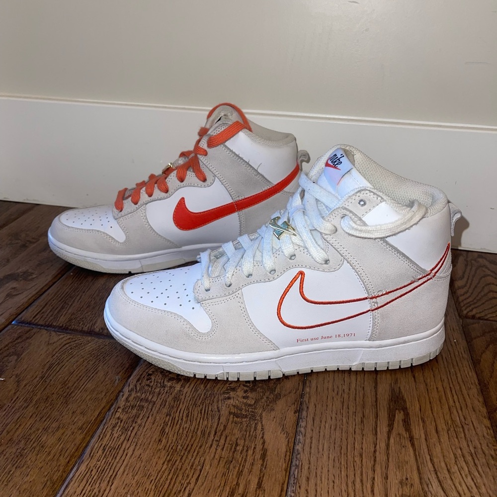 Nike Dunks - Picture 2 of 7